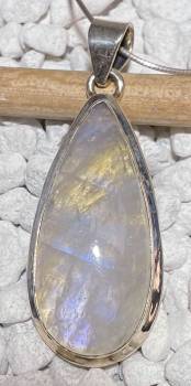 mondstein-anhaenger-edelstein-heiilstein-schmuck-silber