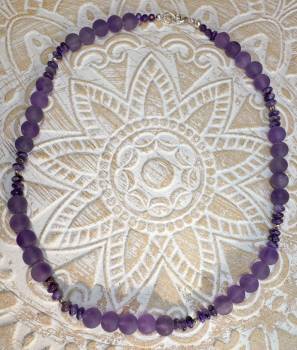 amethyst-kette-collier-edelstein-heilstein-edelsteinkette-schmuck