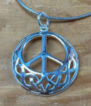 peace-anhaenger-edelstein-trommelstein-heilstein-gebohrt