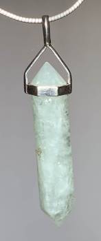 aquamarin-trommelstein-anhaenger-edelstein-schmuck-heilstein-edelsteinschmuck-gebohrt