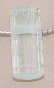 aquamarin-anhaenger-edelstein-heilstein-trommelstein-gebohrt