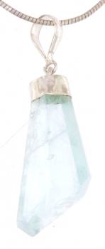 aquamarin-trommelstein-anhaenger-edelstein-schmuck-heilstein-edelsteinschmuck-gebohrt