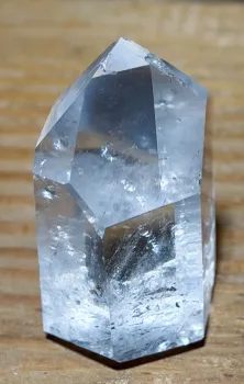 bergkristall-spitze-edelstein-heilstein-seelensteinchen