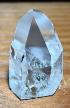 bergkristall-spitze-edelstein-mineralien