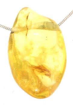 bernstein-anhaenger-edelstein-trommelstein-schmuck-gebohrt-heilstein