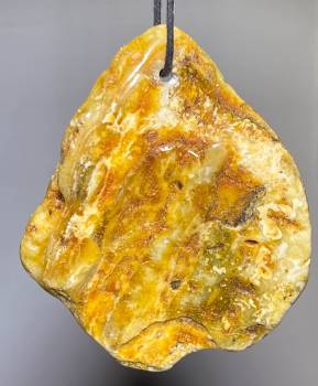 bernstein-anhaenger-edelstein-heilstein-schmuck-anhaenger-gebohrt