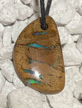 boulder-opal-trommelstein-anhaenger-edelstein
