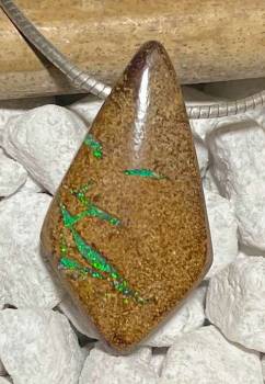boulder-opal-trommelstein-anhaenger-edelstein