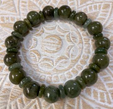 burma-jade-armband-edelstein-heilstein-schmuck