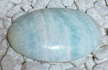 calcit-seifenstein-handschmeichler-edelstein-heilstein