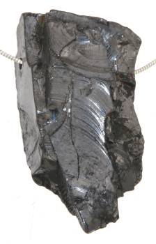 Schungit-edelschungit-anhaenger-trommelstein-heilstein-shungit-schmuck-edelsteinschmuck