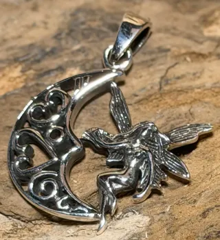 elfe-mond-anhaenger-edelstein-trommelstein-heilstein-gebohrt