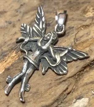 elfe-anhaenger-edelstein-trommelstein-heilstein-gebohrt