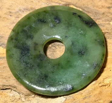 serpentin-donut-edelstein-anhaenger-schmuck-heilstein