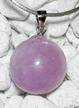 kunzit-anhaenger-edelstein-heilstein-schmuck-silber