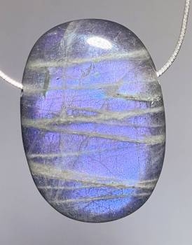 labradorit-anhaenger-edelstein-heilstein-schmuck-trommelstein