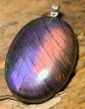 labradorit-schmuck-edelstein-ketten-anhaenger