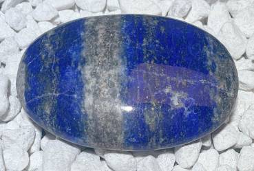 lapislazuli-lapis-lazuli-seifenstein-edelstein-heilstein-handschmeichler