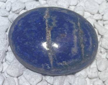 lapislazuli-lapis-lazuli-seifenstein-edelstein-heilstein-handschmeichler