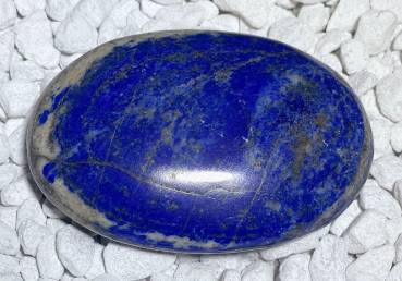 lapislazuli-lapis-lazuli-seifenstein-edelstein-heilstein-handschmeichler