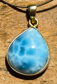 larimar-anhaenger-edelstein-trommelstein-heilstein-gebohrt