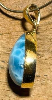 larimar-anhaenger-edelstein-trommelstein-heilstein-gebohrt