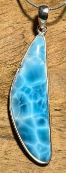 larimar-anhaenger-edelstein-trommelstein-heilstein-gebohrt