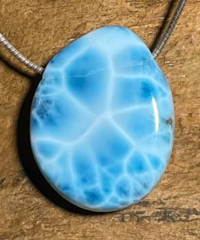 larimar-anhaenger-atlantisstein-edelstein-trommelstein-heilstein-schmuck-edelsteinschmuck
