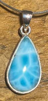 larimar-anhaenger-edelstein-trommelstein-heilstein-gebohrt