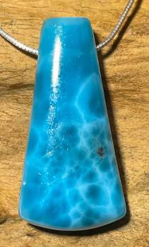 larimar-anhaenger-edelstein-trommelstein-heilstein-gebohrt