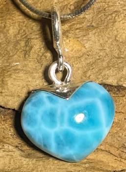 larimar-anhaenger-edelstein-trommelstein-heilstein-gebohrt