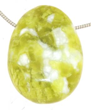 lizardit-jade-anhaenger-edelstein-heilstein-schmuck