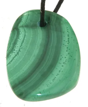 malachit-trommelstein-anhaenger-edelstein-heilstein-gebohrt-schmuck