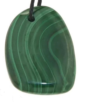 malachit-trommelstein-anhaenger-edelstein-heilstein-gebohrt-schmuck