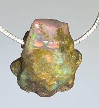 opal-anhaenger-edelstein-heilstein-schmuck