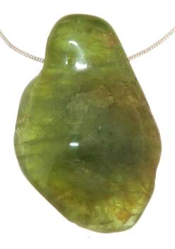 peridot-trommelstein-anhaenger-edelstein-heilstein-schmuck