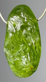 peridot-anhaenger-edelstein-heilstein-trommelstein