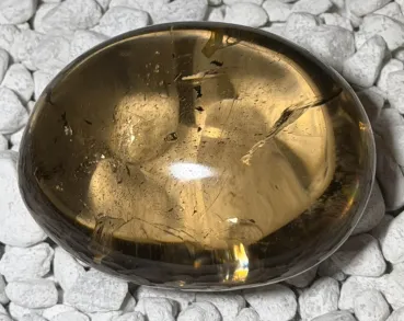 rauchquarz-seifenstein-edelstein-heilstein-handschmeichler