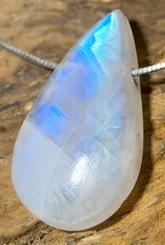 mondstein-anhaenger-edelstein-heiilstein-schmuck-silber