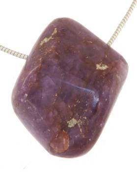 rubin-anhaenger-edelstein-heilstein-trommelstein-gebohrt-schmuck