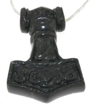 jade-thors-hammer-anhaenger-edelstein-trommelstein-heilstein-schmuk-edelsteinschmuck-gebohrt
