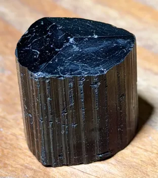 turmalin-bergkristall-edelstein-trommelstein-heilstein-schmuck-edelsteinschmuck