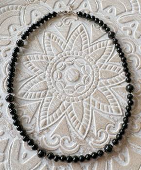 schwarzer-turmalin-schoerl-schmuck-kette-collier-edelsteinkette-edelstein.heilstein-silber