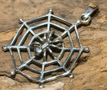 spinne-netz--anhaenger-edelstein-trommelstein-heilstein-gebohrt