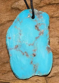 tuerkis-anhaenger-trommelstein-edelstein-schmuck-edelsteinschmuck