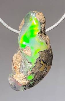 opal-anhaenger-edelstein-heilstein-schmuck