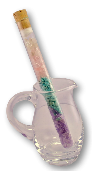 edelsteinwasser-chakta-wasser-heilstein-energetisierung-amazonit--bergkristall--heilwasser