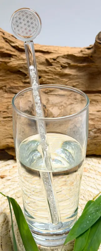 Edelsteinwasser-wassersteine-edelsteine-heilwasser-wasser-energetisieren-chakra-jaspis-amethyst-bergkristall-calcit-sodalith