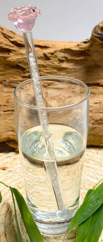 Edelsteinwasser-wassersteine-edelsteine-heilwasser-wasser-energetisieren-chakra-jaspis-amethyst-bergkristall-calcit-sodalith