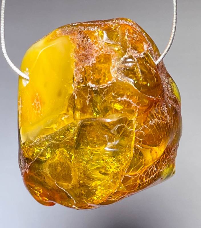 bernstein-anhaenger-edelstein-heilstein-schmuck-anhaenger-gebohrt